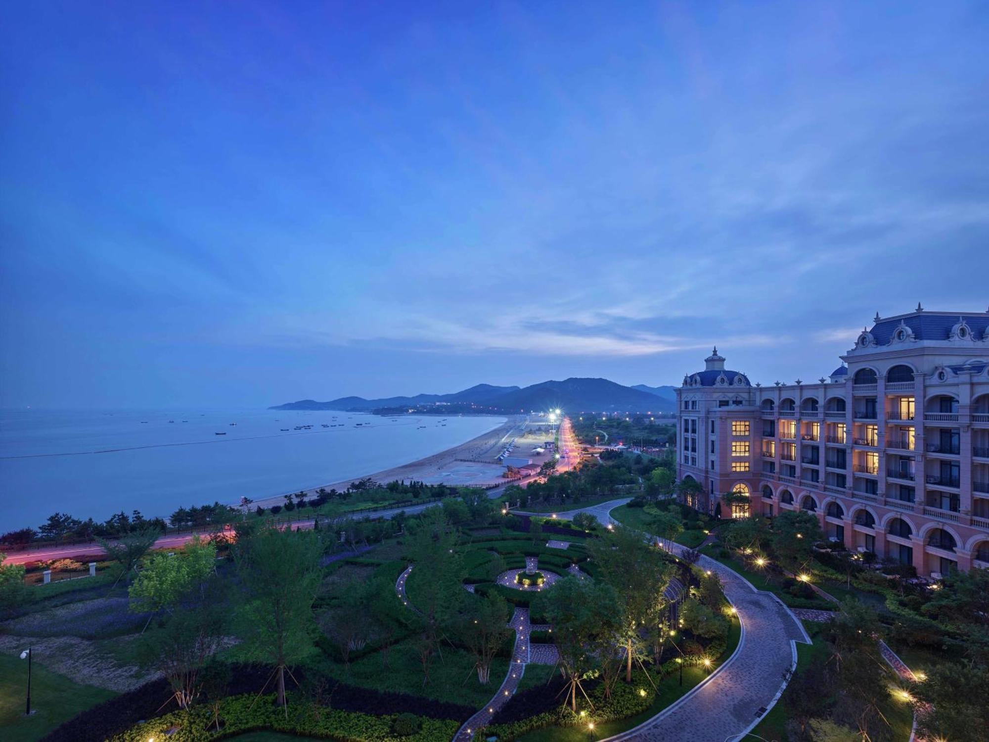ホテル ヒルトン ダーリェン ゴールデン ペブル ビーチ リゾート Zhaojiatun エクステリア 写真